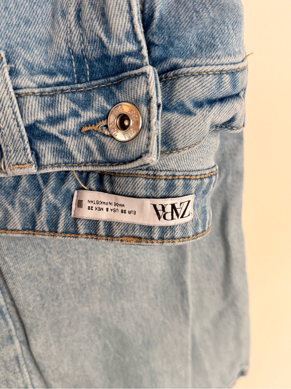 Zara size 6 Straight leg Light Denim Jeans High Rise